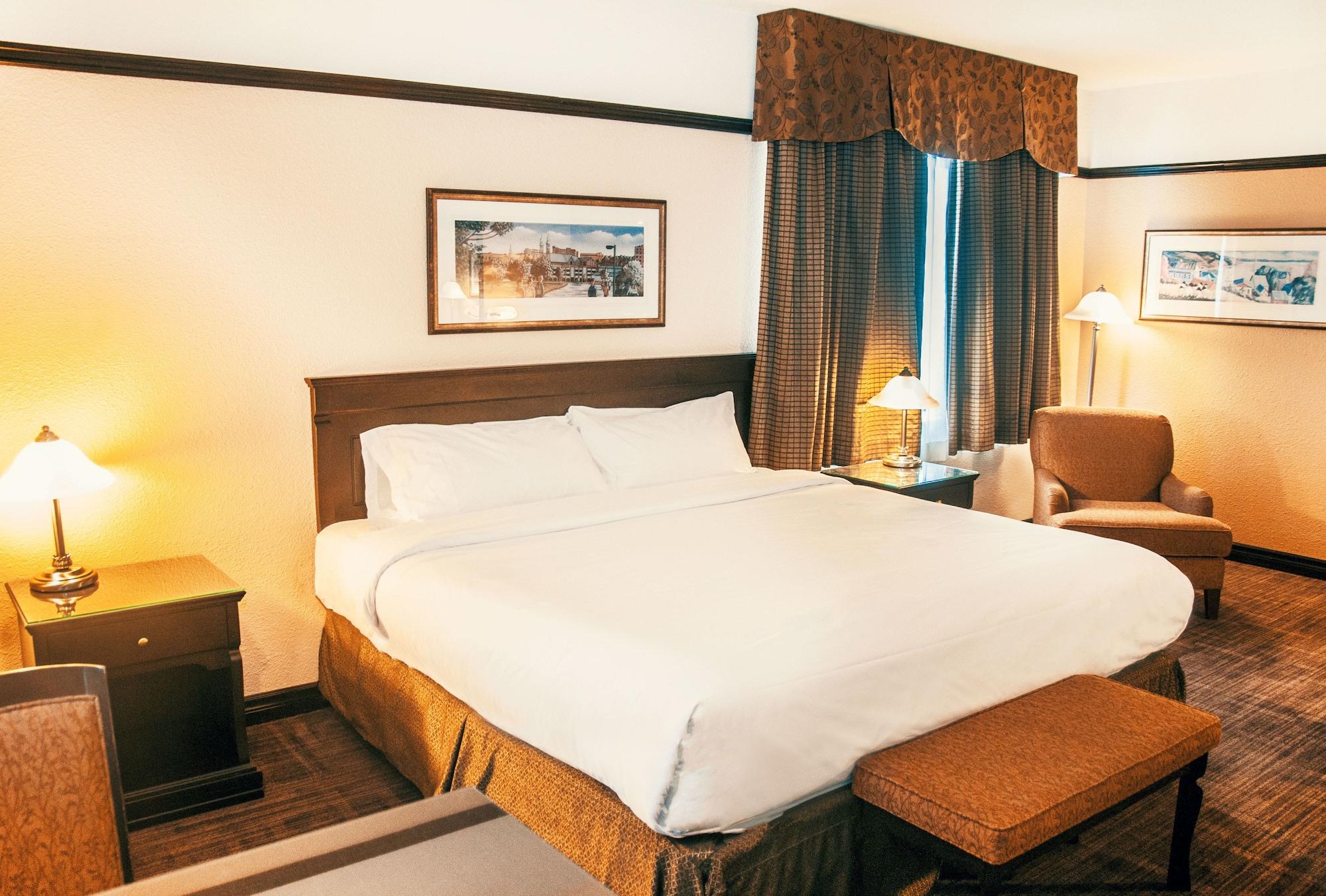 Hotel Le Montagnais Chicoutimi Exteriör bild