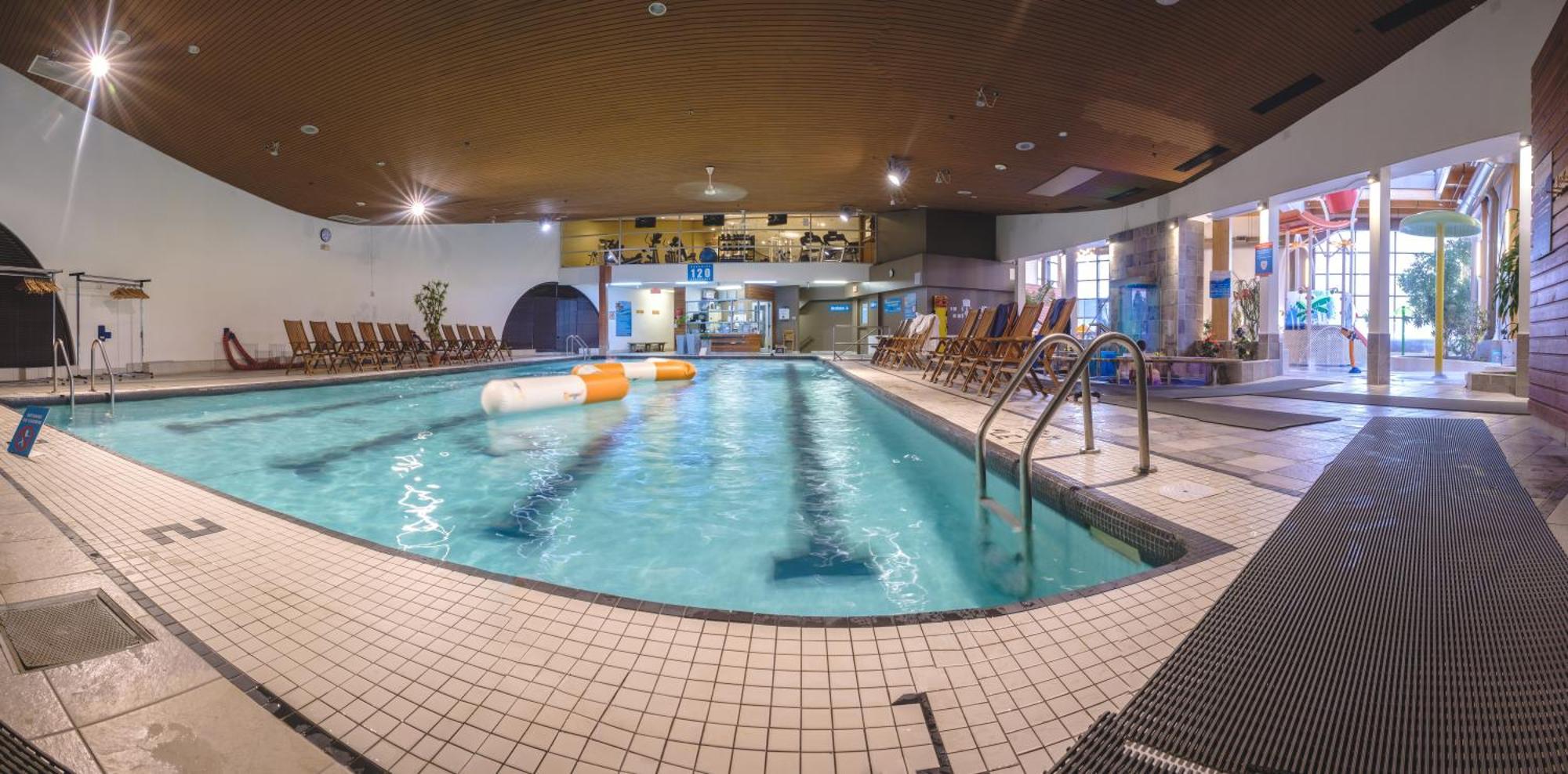 Hotel Le Montagnais Chicoutimi Exteriör bild