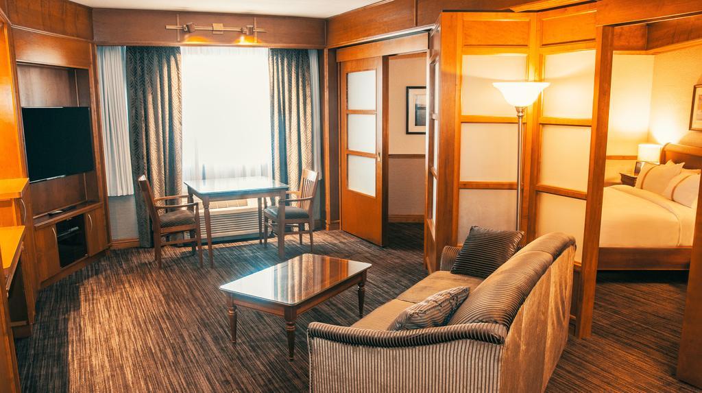Hotel Le Montagnais Chicoutimi Exteriör bild