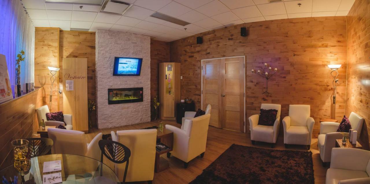 Hotel Le Montagnais Chicoutimi Exteriör bild