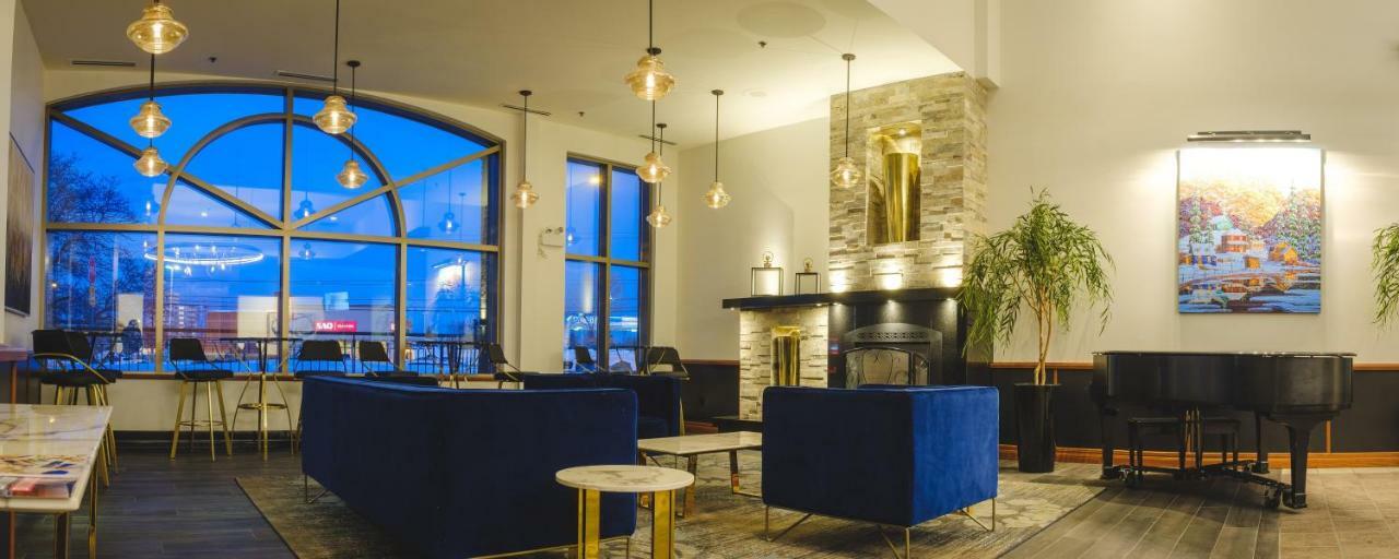 Hotel Le Montagnais Chicoutimi Exteriör bild