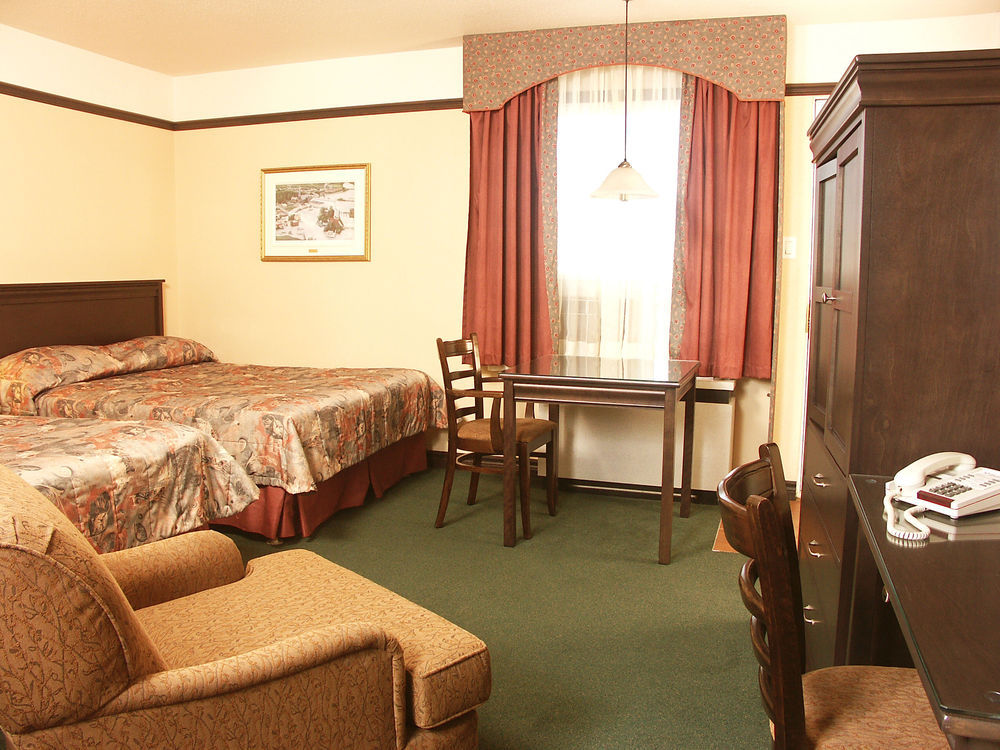 Hotel Le Montagnais Chicoutimi Exteriör bild